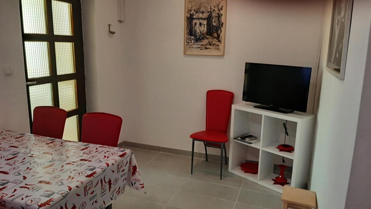Apartmani Mw, Crveni Apartman 바슈카 외부 사진