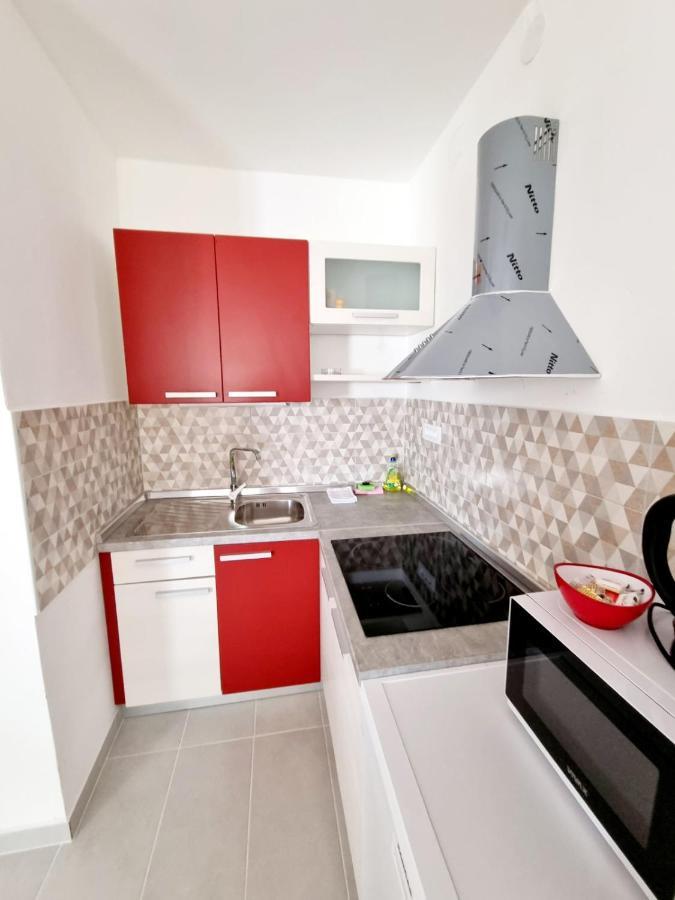 Apartmani Mw, Crveni Apartman 바슈카 외부 사진