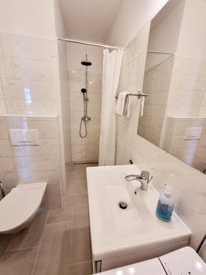 Apartmani Mw, Crveni Apartman 바슈카 외부 사진